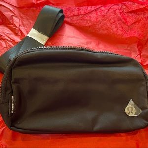 New Lululemon Belt Bag Black NWT